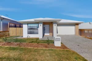 11 Dobbie Crescent, Ripley, QLD 4306