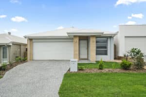 40 Mundaring Way, Spring Mountain, QLD 4300