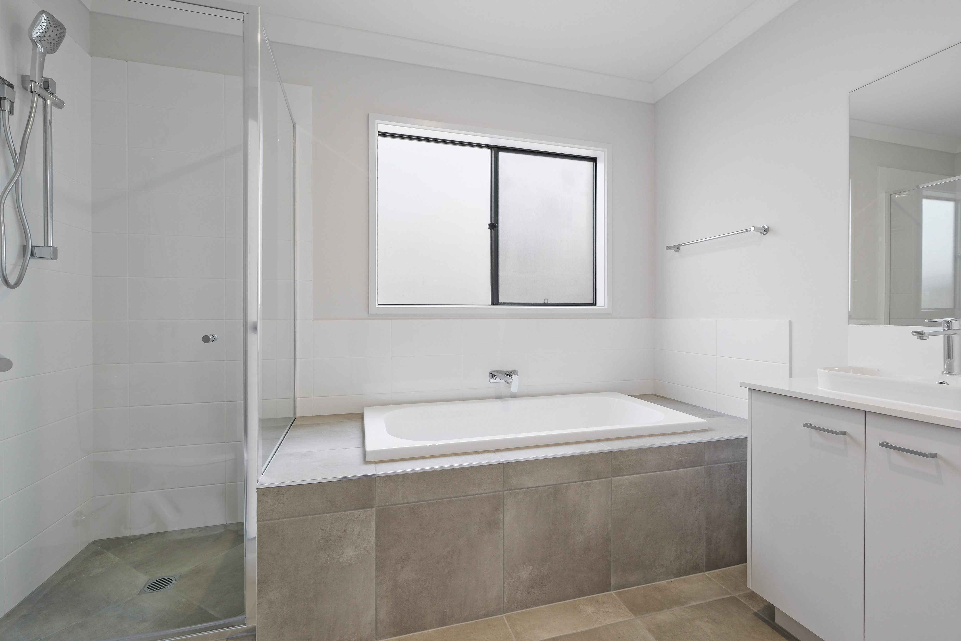 40 Mundaring Way, Spring Mountain, QLD 4300