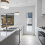22 Davis Way, Walloon, QLD 4306