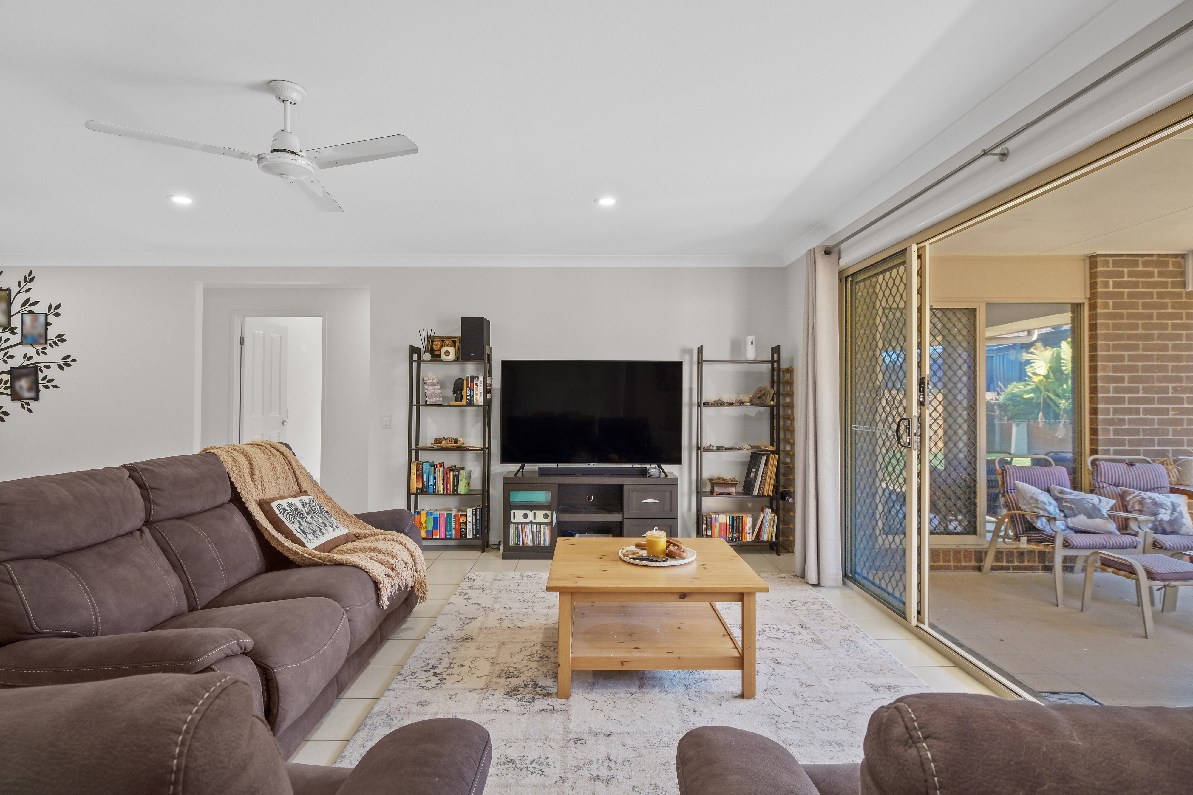 4 Hollywood Avenue, Bellmere, QLD 4510