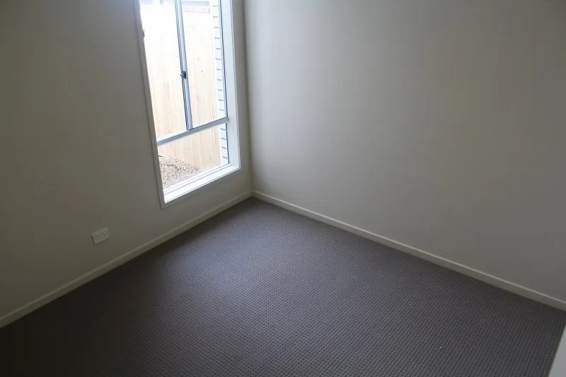 1/5 Eucalyptus Crescent, Ripley, QLD 4306