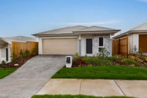 18 Flint Place, White Rock, QLD 4306